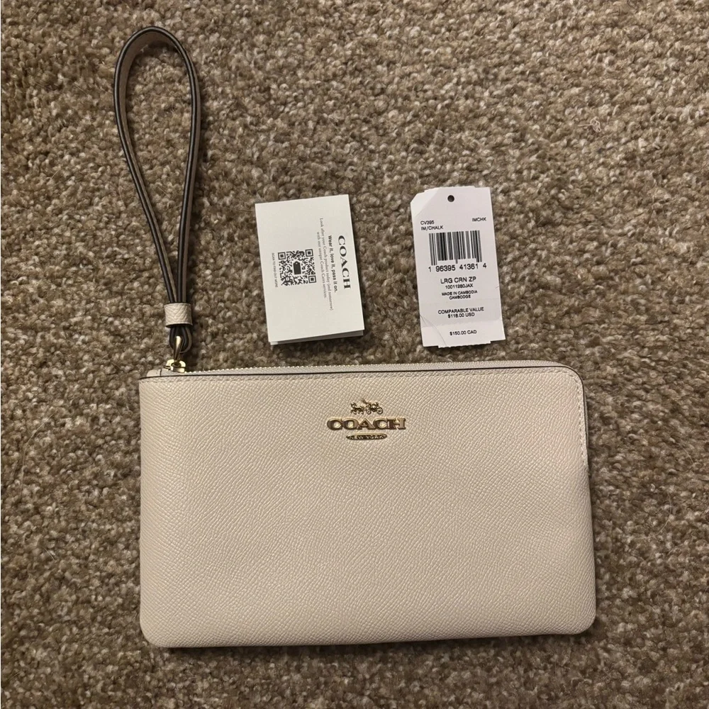 NWT Large Coach Wristlet - Picture 1 of 6